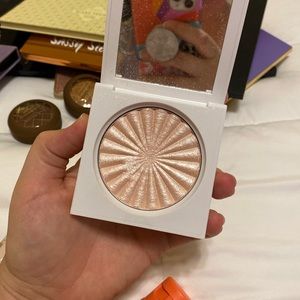 OFRA highlighter Pillow Talk
